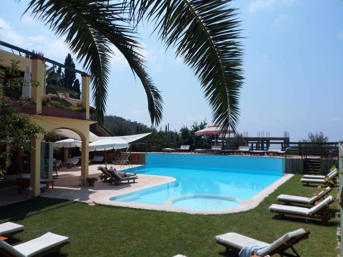 Hawaii Accommodation Пелекас Екстер'єр фото