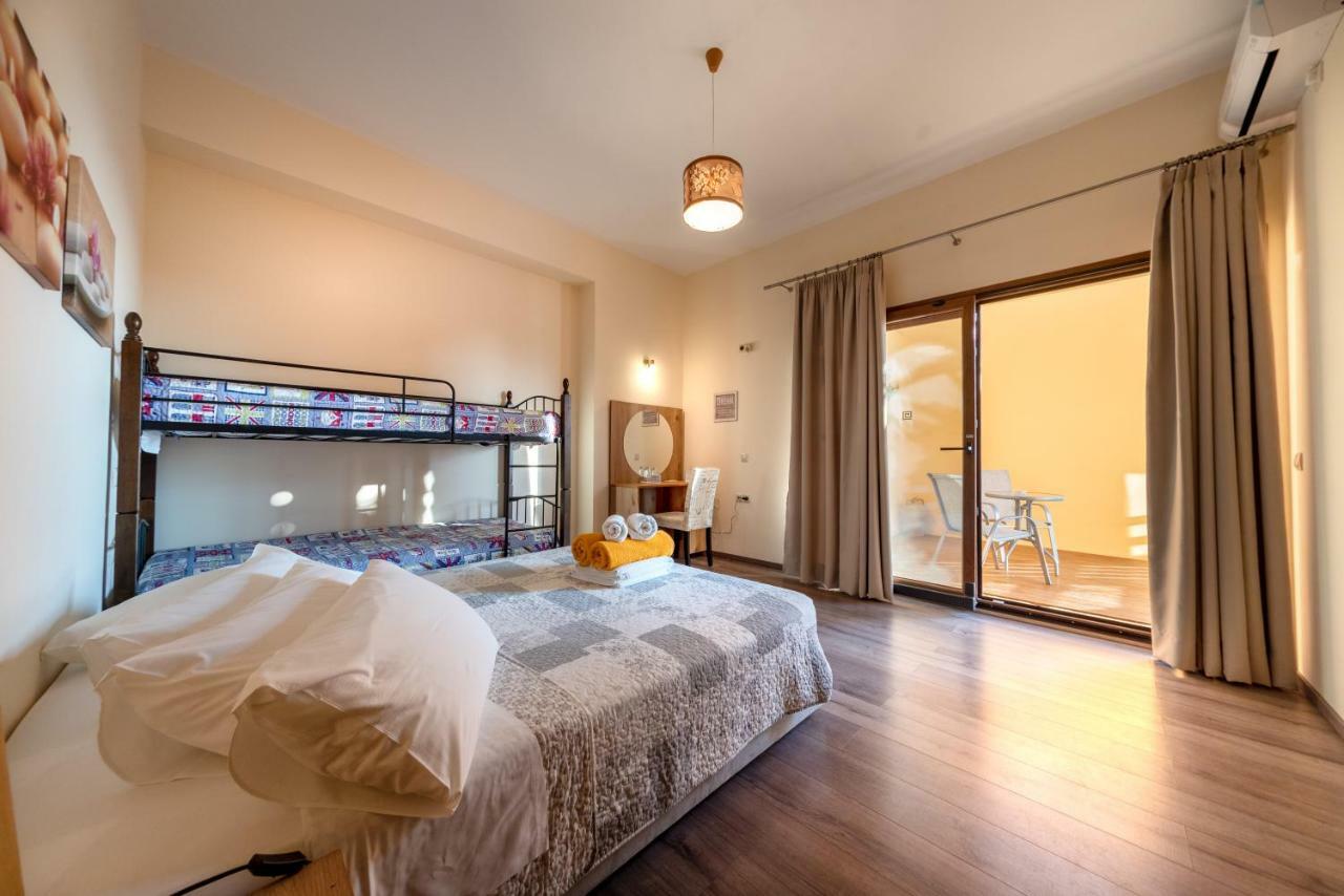 Hawaii Accommodation Пелекас Екстер'єр фото
